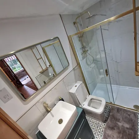 Apartamento Victorian Charm - Lush Garden, Shops And Parking Edimburgo