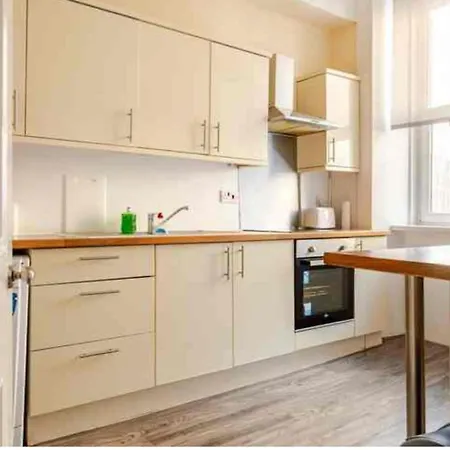 Charming 3-bed In Édimbourg