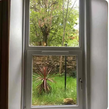 Charming 3-bed In Appartement *