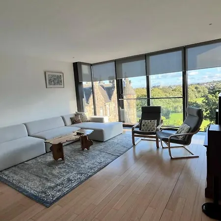 Large Modern 3br In Quartermile Edinburgh