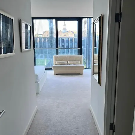 Large Modern 3br In Quartermile Appartement