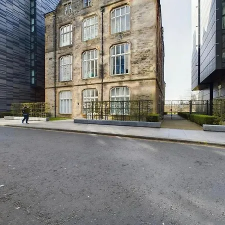 Boutique 4-bed Luxury