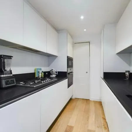 Daire Stunning Modern In Edinburgh