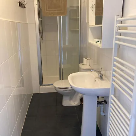 Gilmore Flat (adults Only) * Edinburgh