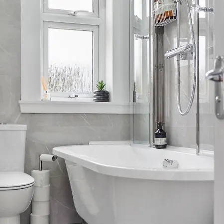 شقة Crewe - Modern 2 Bedroom, Free Private Parking And Garden *