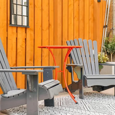 Crewe - Stylish 2 Bedroom Apt, Garden, Free Parking, Edin *