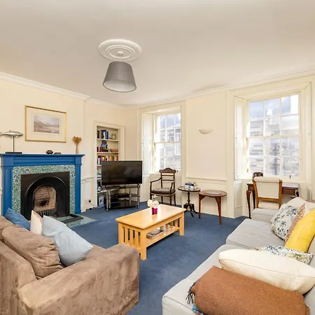 Joivy Gorgeous 2-bed Flat Near Castle Apartament *