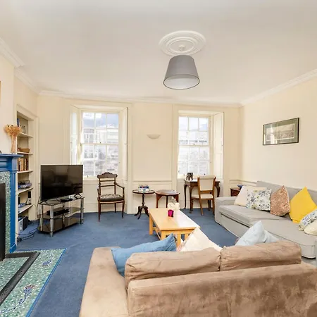Joivy Gorgeous 2-bed Flat Near Castle *