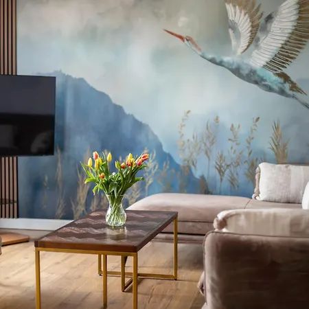 Beautiful Meadowbank With On-street Parking