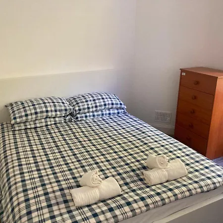 公寓 Spacious Center Main Door 3 Bedrooms Flat