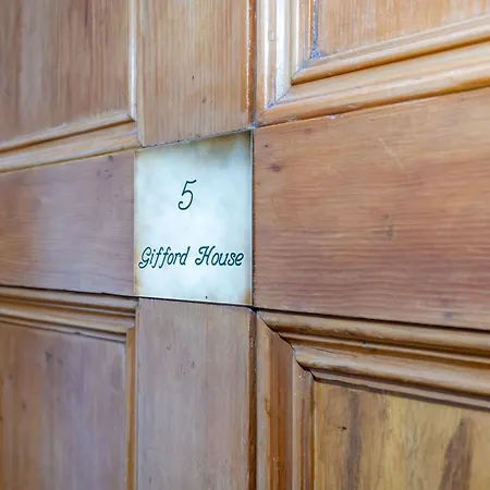 Gasthof Gifford House 4*