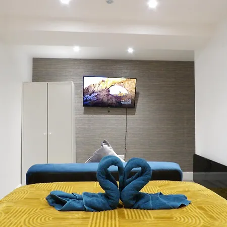 Lovely 3 Bedroom With Private Garden In Centre Apartment Edinburgh