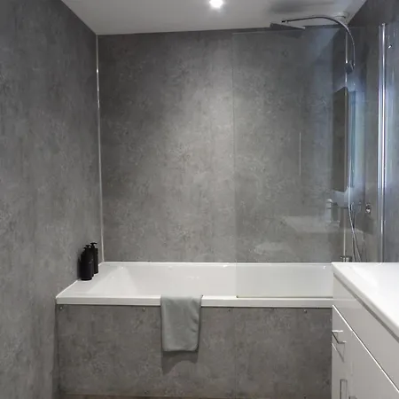 Apartment Lovely 3 Bedroom With Private Garden In Centre Edinburgh