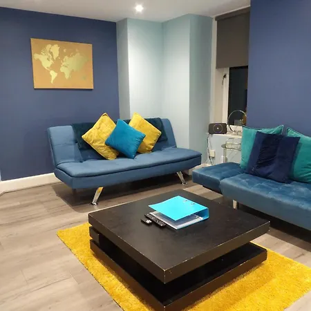 Lovely 3 Bedroom With Private Garden In Centre Edinburgh