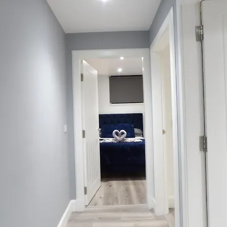 Apartment Lovely 3 Bedroom With Private Garden In Centre *