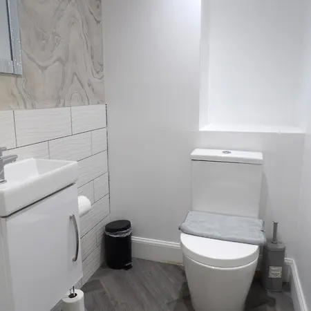 Apartment Lovely 3 Bedroom With Private Garden In Centre *