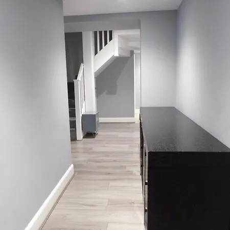 Lovely 3 Bedroom With Private Garden In Centre Edinburgh