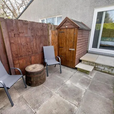 Ferienhaus Beautiful Attractive House Free Parking Near Airport Edinburgh