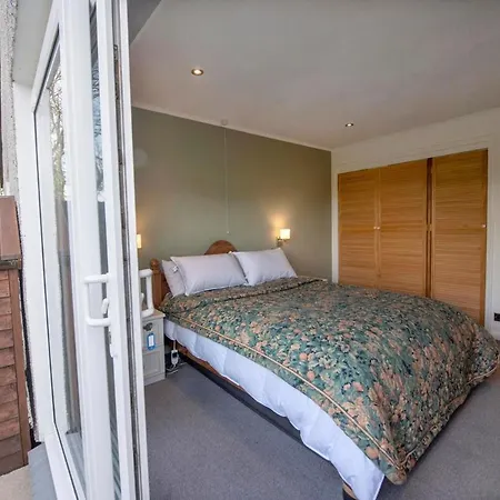 Beautiful Attractive House Free Parking Near Airport *