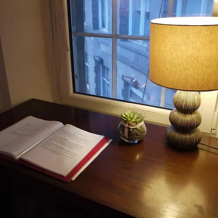 3 Bedroom - Historic Old Town Apartment Edinburgh