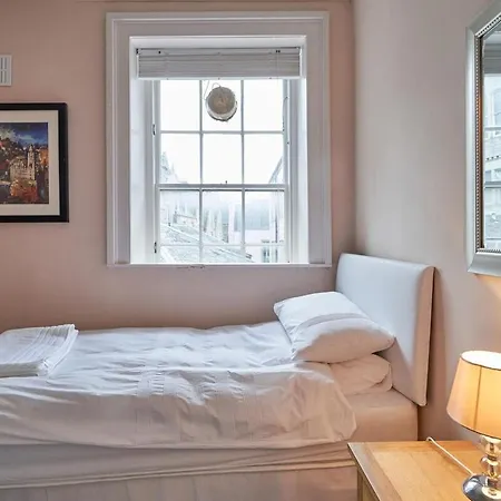 3 Bedroom - Historic Old Town * エディンバラ