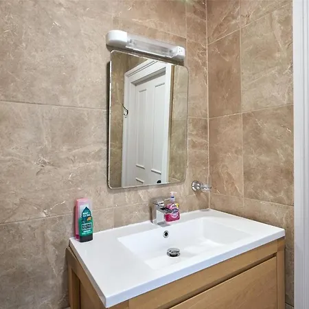 3 Bedroom - Historic Old Town Appartement