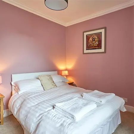 3 Bedroom - Historic Old Town アパート