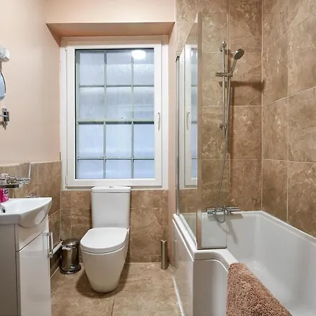 3 Bedroom - Historic Old Town Appartement *