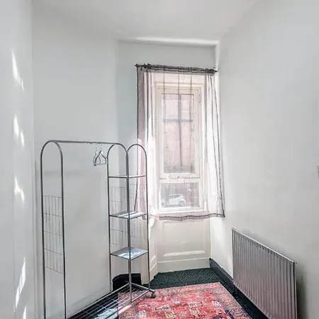 2 Bedroom Flat In