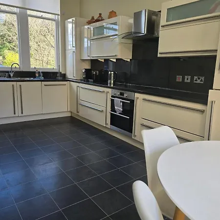 Delightful 4 Bedroom Family In Newington - Craigmillar Park 公寓
