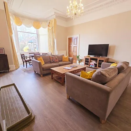Delightful 4 Bedroom Family In Newington - Craigmillar Park 公寓 *