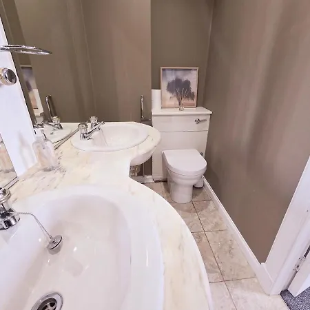 Delightful 4 Bedroom Family In Newington - Craigmillar Park * 爱丁堡