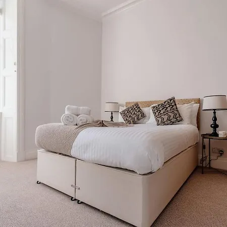 Bright & Elegant Portobello *