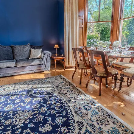 Victorian Charm - Lush Garden, Shops And Parking