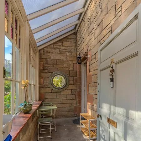 Victorian Charm - Lush Garden, Shops And Parking Apartamento *