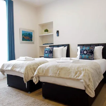 Spacious Luxe 2-bed Near The Centre - Flat 6, Elgin House 에든버러