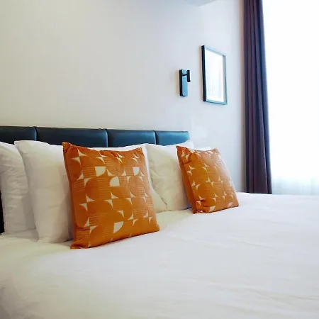 Stylish Mezzanine Loft In - Flat 5, Elgin House Daire *