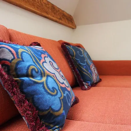 Daire Stylish Mezzanine Loft In - Flat 5, Elgin House Edinburgh