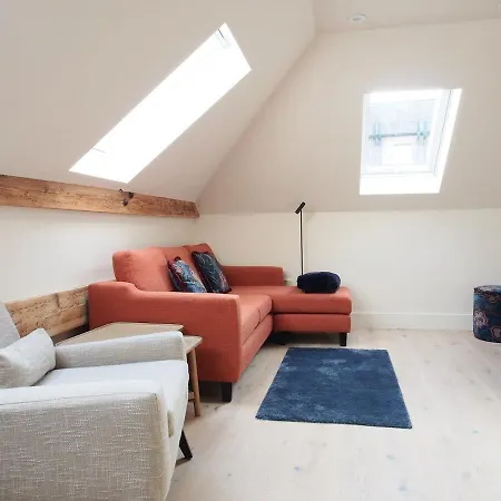 Daire Stylish Mezzanine Loft In - Flat 5, Elgin House *