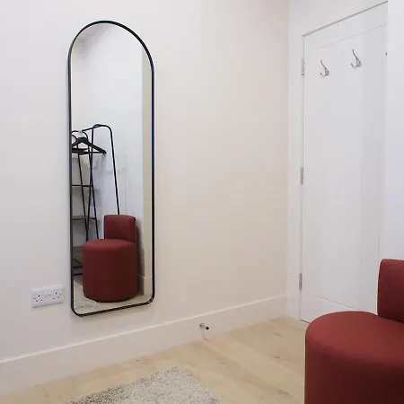 Spacious And Modern 2-bed On Easter Road - Flat 3, Elgin House Apartment *
