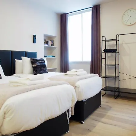 Stylish, Modern On Easter Road - Flat 2, Elgin House * Edinburgh