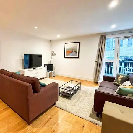 Stylish & 2 Beds In Appartement Edinburgh