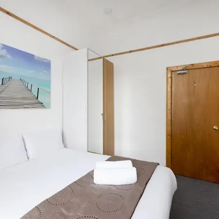 Joivy 3 Bed Flat In Old Town, Close To Grassmarket Edimburgo