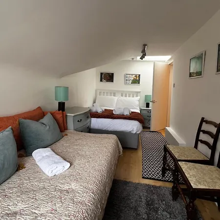 Apartment Historic Near The Castle, 5 Min From Train Station Edinburgh