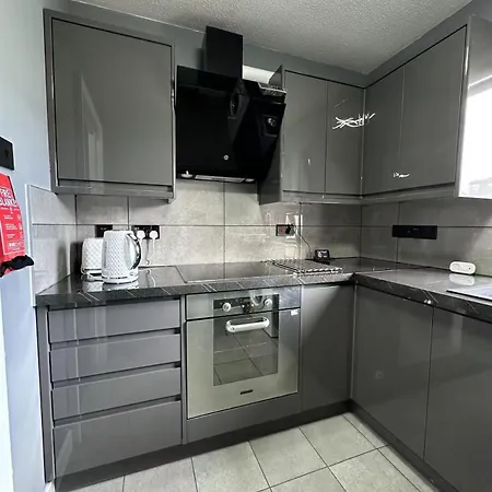 Two Bedroom Flat In Center Apartamento *