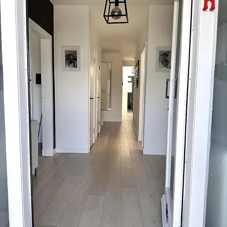 別荘 Kaimes Kip Stylish Five Bedroom *