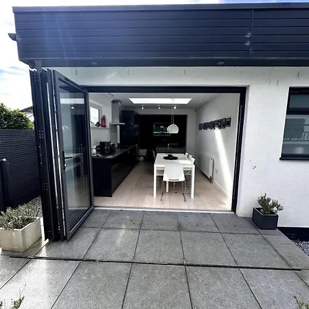 Kaimes Kip Stylish Five Bedroom Feriehus