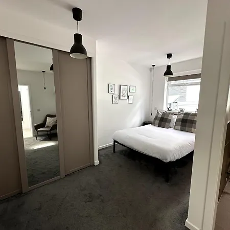 Kaimes Kip Stylish Five Bedroom Holiday home *