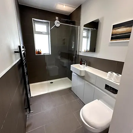 別荘 Kaimes Kip Stylish Five Bedroom *