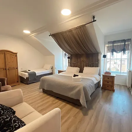 Allison House 17 Πανσιόν